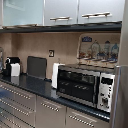 Cosy Apartment On Dragon Street เอเธนส์ ภายนอก รูปภาพ