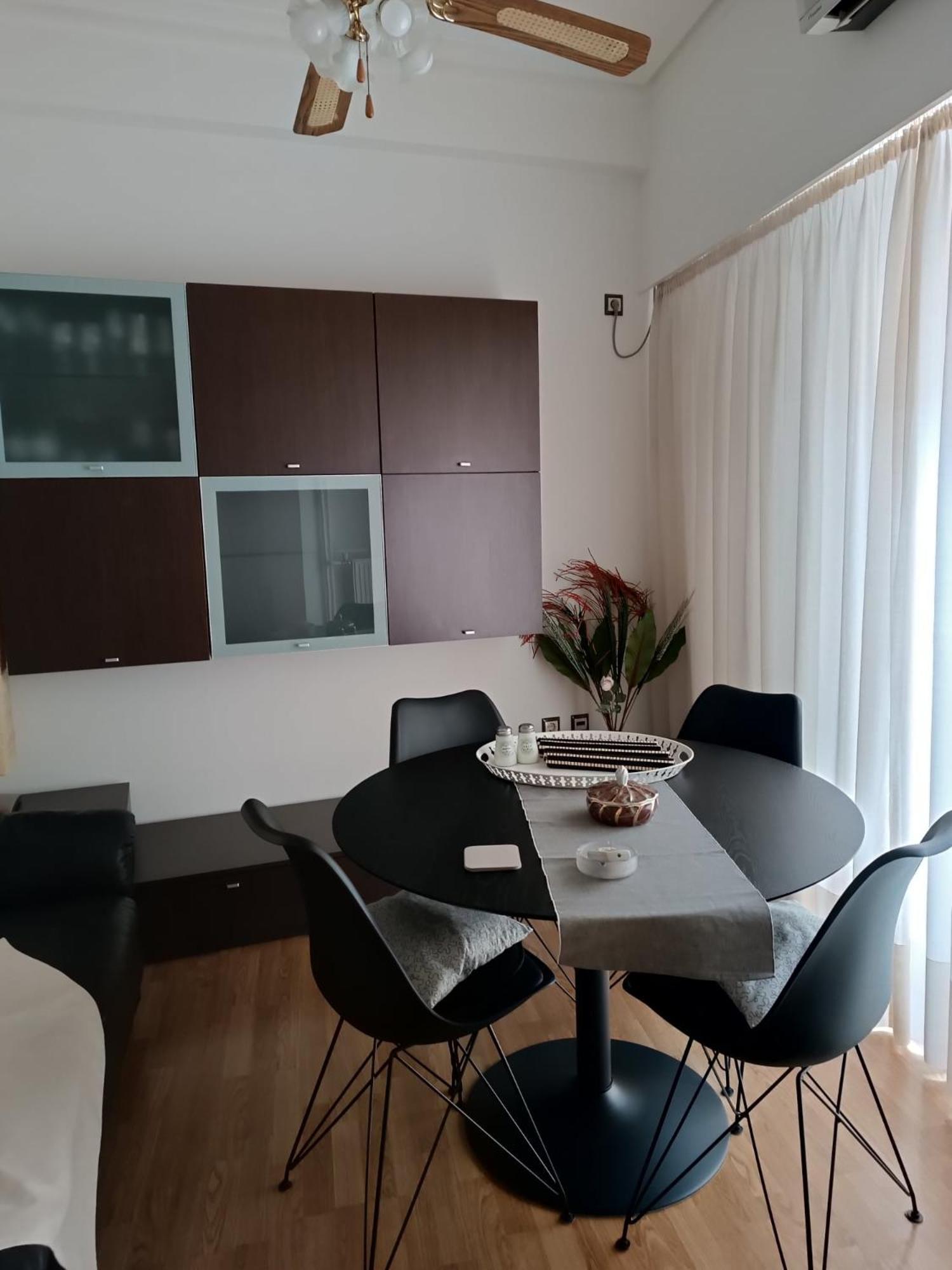 Cosy Apartment On Dragon Street เอเธนส์ ภายนอก รูปภาพ